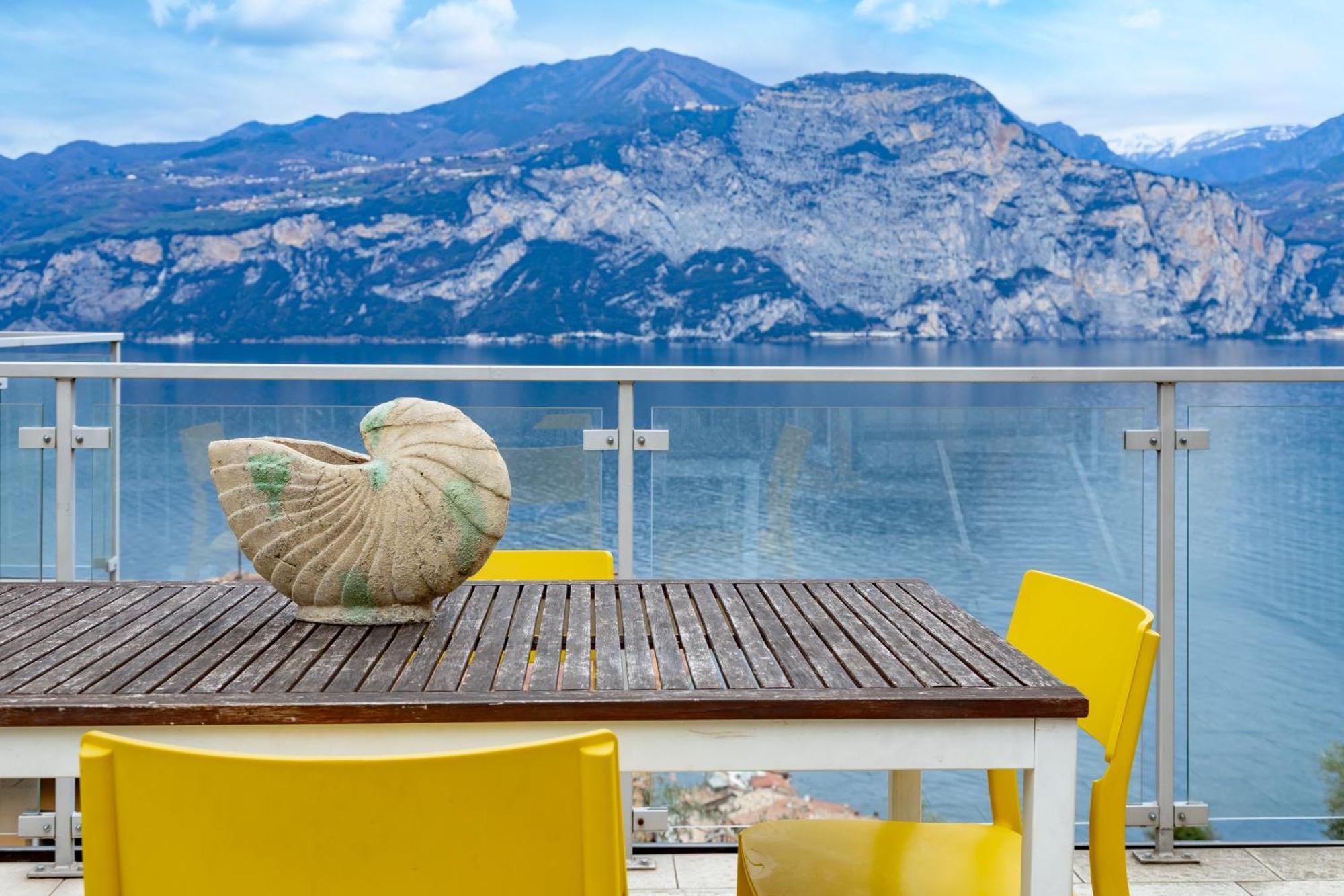 Ca De L'Angelon Aparthotel Brenzone sul Garda Exterior photo